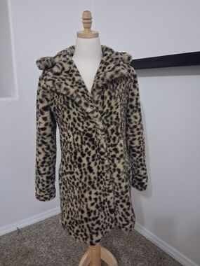 Charlotte Russe Leopard Faux Fur Teddy Coat in Beige and Black S